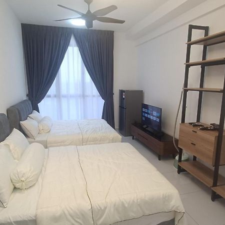 Sky Trees 4 Guests High Floor Smart Tv Garden View A1801 Apartment Johor Bahru Bagian luar foto