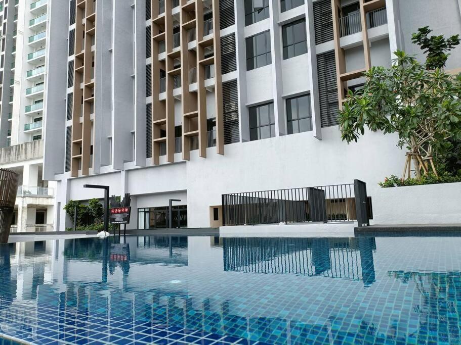 Sky Trees 4 Guests High Floor Smart Tv Garden View A1801 Apartment Johor Bahru Bagian luar foto