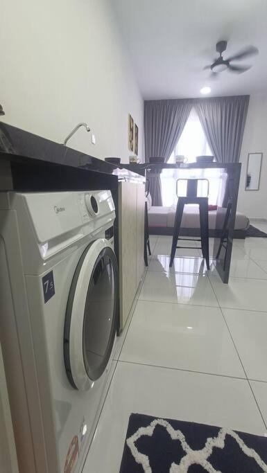 Sky Trees 4 Guests High Floor Smart Tv Garden View A1801 Apartment Johor Bahru Bagian luar foto